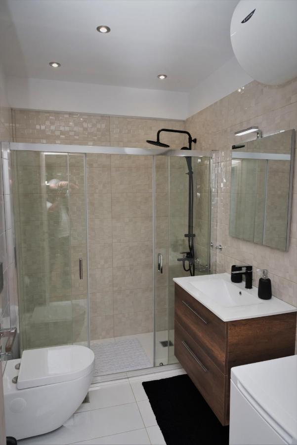 Koules Sea View City Apartment Iraklion Buitenkant foto